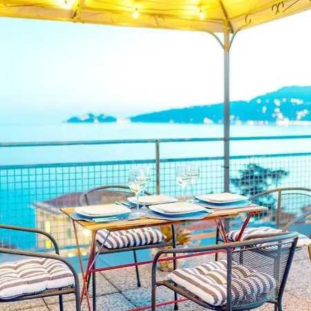 Panoramic Sea View Terrace - Free Parking - Wifi ראפאלו